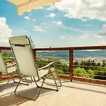 Casa de Férias Vikend Kuca Escape *