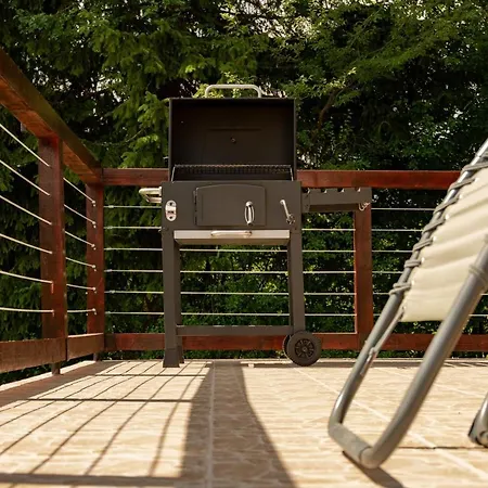 Vikend Kuca Escape בית נופש פאלה