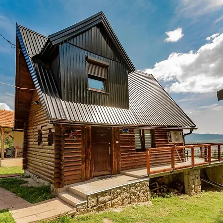 Vikend Kuca Escape * Пале